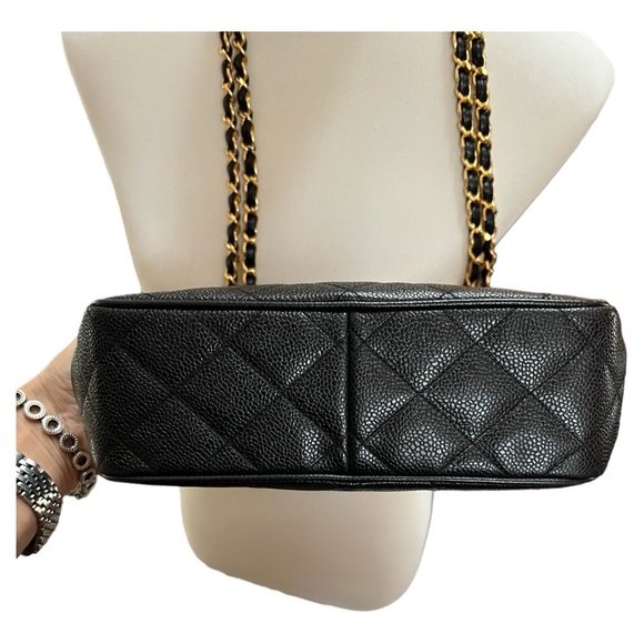 Authentic vintage CHANEL diamond quilted CC Turnlock crossbody bag EXCELLENT! - Picture 5 of 14